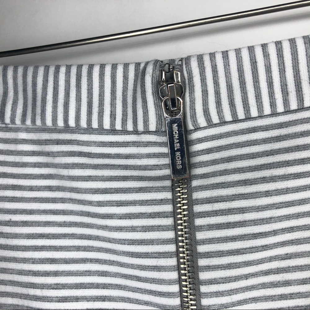 MICHAEL KORS gray and white striped mini skirt 6 - Picture 6 of 7